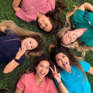 FIGS ❣️Hunter Green❣️ Casma Top in XS